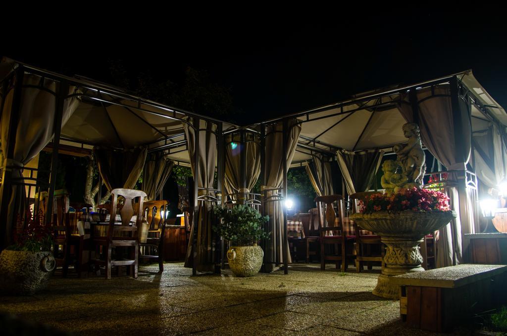 Penzion Vila Petra Bed&Breakfast เวลคี สลาวโคว์ ภายนอก รูปภาพ