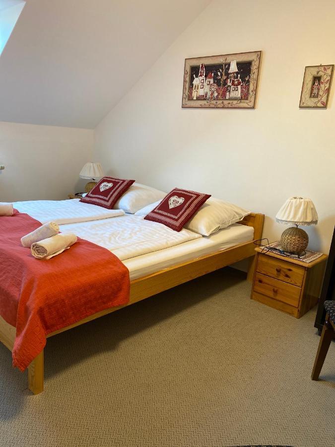 Penzion Vila Petra Bed&Breakfast เวลคี สลาวโคว์ ภายนอก รูปภาพ